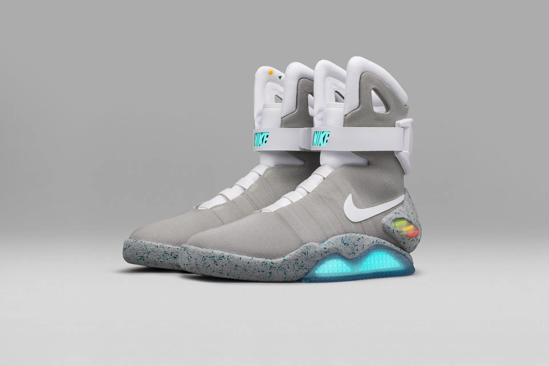 nike-mag-2016-official-01_rectangle_1600-1