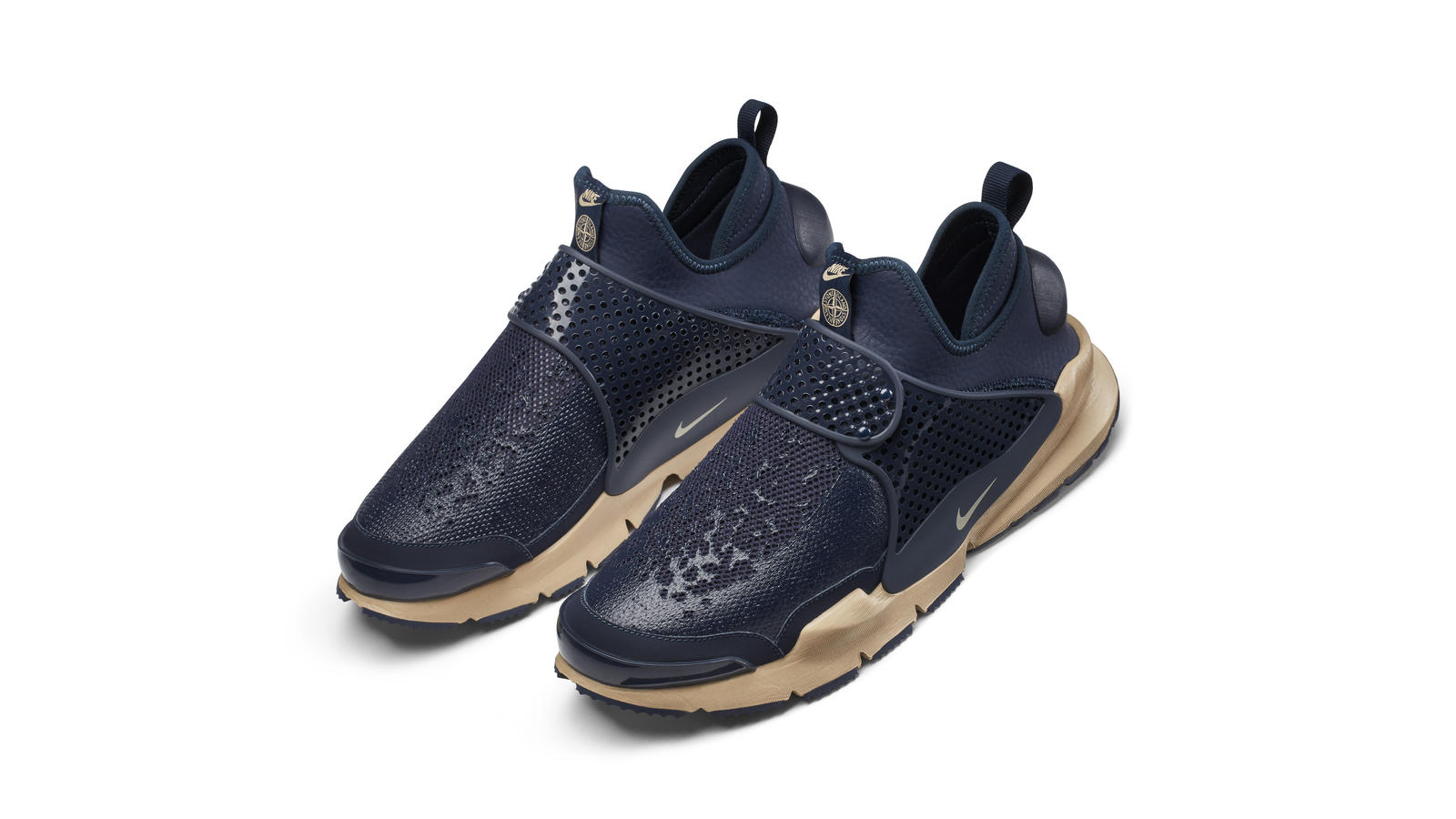 Heres our Fist Look at the Store Island x NikeLAB Sock Dart