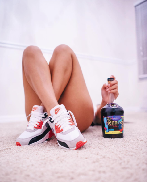 Today’s Best Chicks And Kicks Pics (13 Photos)