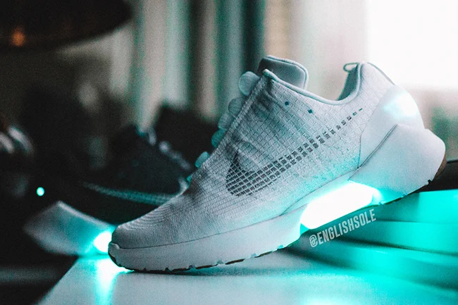 Detailed Look at the Triple White Hyperadapt 1.0